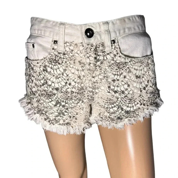 Day trip Capricorn Crochet Front Fray Hem White Denim Shorts W/Stretch EUC - Picture 2 of 14